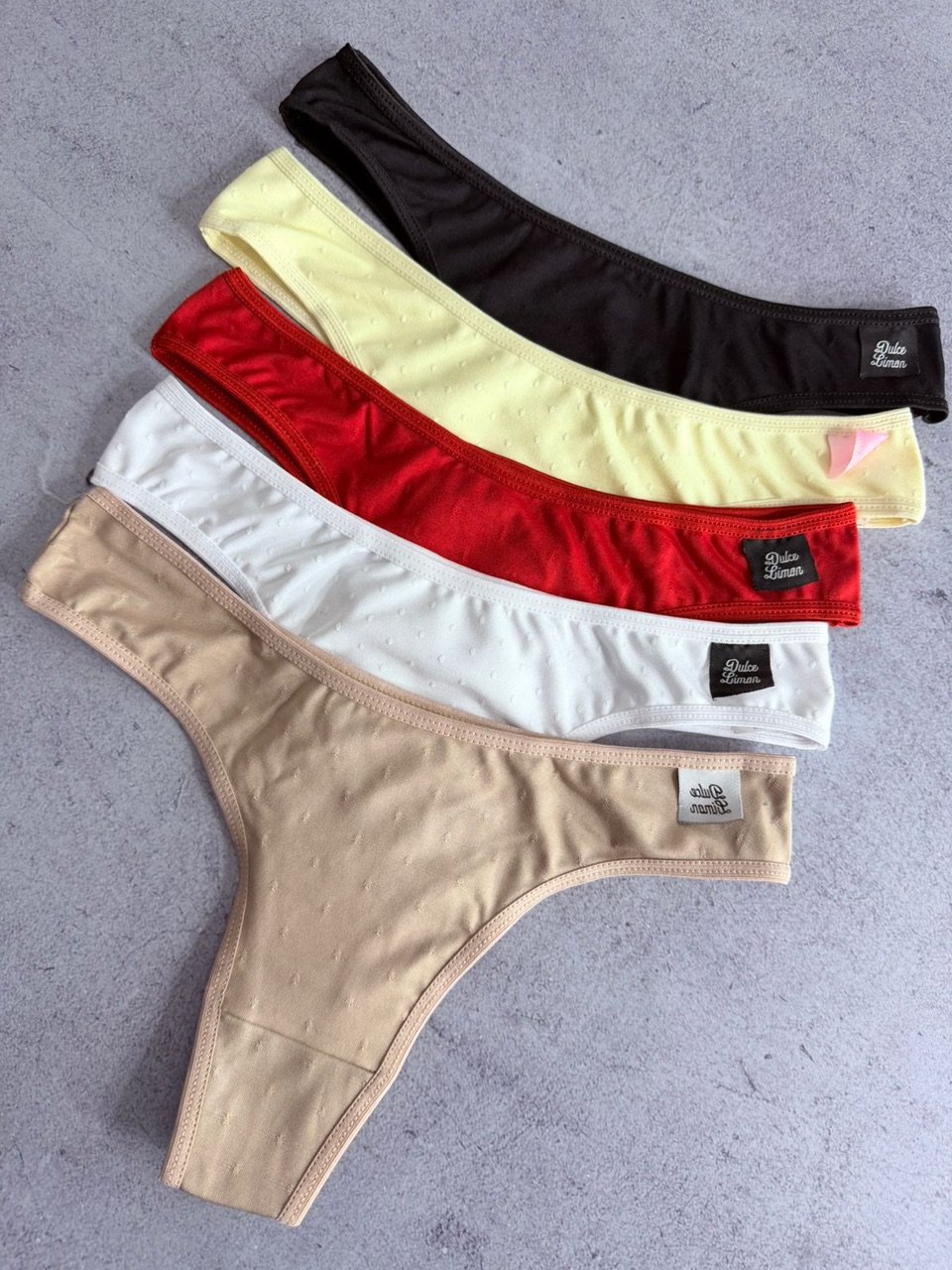 689a8c80-4eac-4a98-ae90-6f20e59895ee COLALES LAYCRA PINTITA - Imagen 1